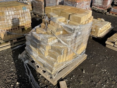 PALLET TO INC. APPROX 300No. UNUSED YELLOW BRICK