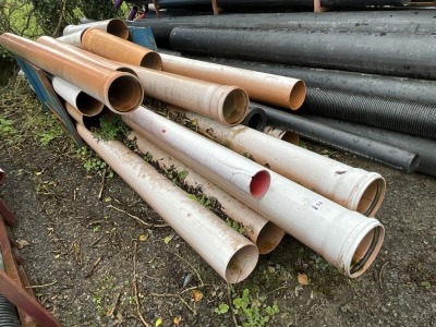 METAL STILLAGE TO INC. ASSORTED PIPES