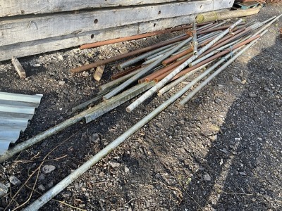 LARGE SELECTION OF ASSORTED GALVANISED PIPE