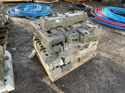 PALLET TO INC. APPROX 25No. TEMPORARY FENCING FEET