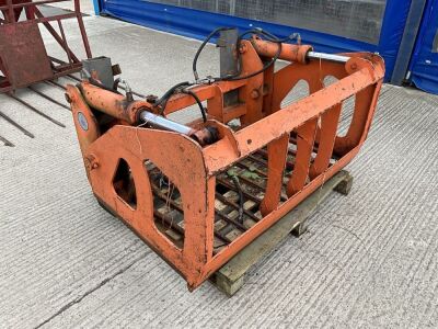APPROX 4.6ft HYDRAULIC SILAGE BLOCK CUTTER