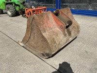 APPROX 5.6ft TOOTHED DIGGING BUCKET TO SUIT 30-40 TON MACHINE - 5