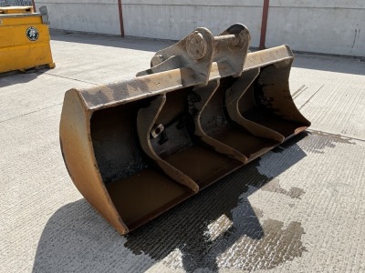 APPROX 9ft SHUGH BUCKET TO SUIT 30-40 TON MACHINE