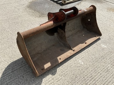 APPROX 5ft SHUGH BUCKET TO SUIT 3-4 TON MACHINE