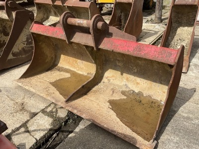 APPROX 7.6ft SHUGH BUCKET TO SUIT 30 TON MACHINE