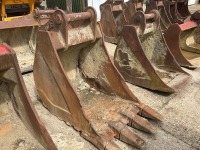 APPROX 2.6ft TOOTHED DIGGING BUCKET TO SUIT 30 TON MACHINE - 2