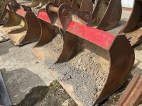 APPROX 7.6ft SHUGH BUCKET TO SUIT 30 TON MACHINE