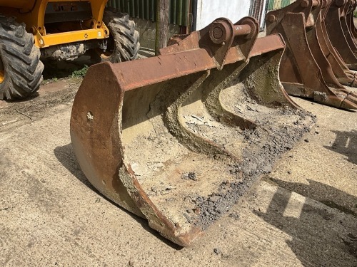 APPROX 8.6ft SHUGH BUCKET TO SUIT 30 TON MACHINE
