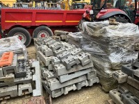 APPROX 6No. PALLETS OF ASSORTED TEMPORARY FENCING FEET