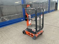 JLG PECOLIFT PERSONNEL LIFT