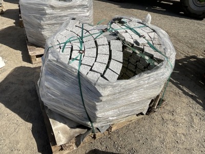 PALLET TO INC. LARGE SELECTION OF SILVER GRANITE PAVING "FAN TAILS"