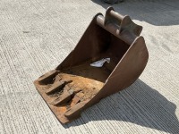 APPROX. 2ft TOOTHLESS DIGGING BUCKET TO SUIT 6-8 TON MACHINE - 3