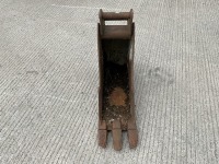 APPROX. 1ft TOOTHED DIGGING BUCKET TO SUIT 6-8 TON MACHINE - 2