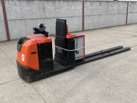 TOYOTA BT OSE250P LONG REACH STAND ON BATTERY OPERATED LOW LEVEL ORDER PICKER PALLET TRUCK