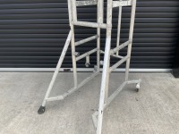 ALUMINIUM MOBILE PODIUM   - 2