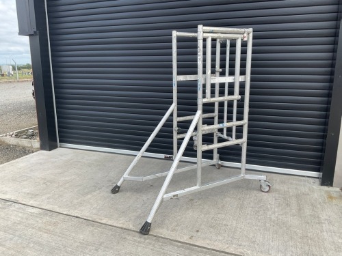 ALUMINIUM MOBILE PODIUM