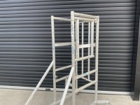 ALUMINIUM MOBILE PODIUM - 2