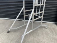 ALUMINIUM MOBILE PODIUM - 3