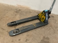 LIFTER  2500KGS PALLET TRUCK - 2