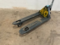 LIFTER  2500KGS PALLET TRUCK - 4