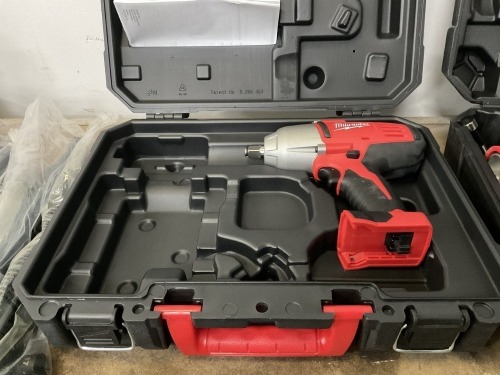 UNUSED MILWAUKEE HD18HIW IMPACT GUN & CASE