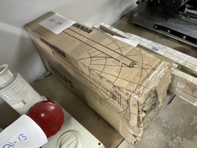 BOX OF UNUSED 18W 600mm FLUORESCENT TUBES