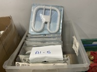 PLASTIC CRATE TO INC. APPROX. 12No. 28W 2 PIN BULBS