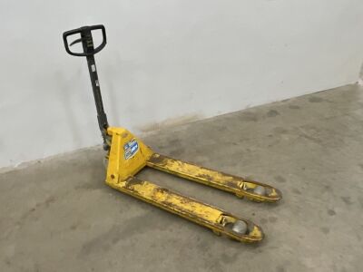 TOYOTA 2300KGS PALLET TRUCK