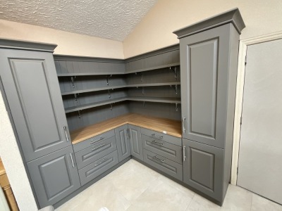 EX-DISPLAY RAISED PANEL CORNER PANTRY