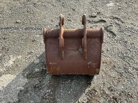 APPROX. 18" TOOTHLESS DIGGING BUCKET TO SUIT 2-3 TON MACHINE - 5