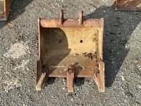 APPROX. 18" TOOTHED DIGGING BUCKET TO SUIT 1-1.5 TON MACHINE - 2