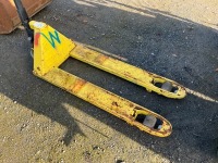 TOYOTA 2300KGS PALLET TRUCK - 2