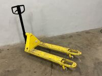 TOYOTA 2300KGS PALLET TRUCK - 2