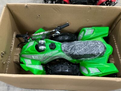 UNUSED 50cc 2 STROKE PETROL CHILDS QUAD & HELMET  (GREEN)