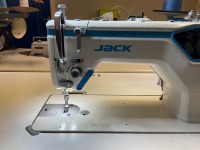 JACK A4E-Q SEWING MACHINE (240V) - 4