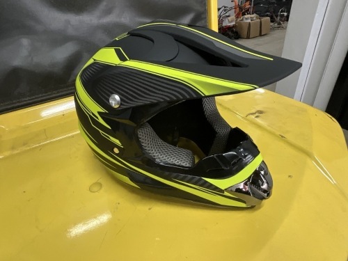 UNUSED SMALL MOTORBIKE HELMET (YELLOW)