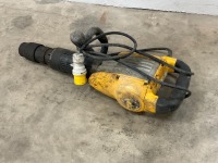 DEWALT 110v DEMOLITION HAMMER