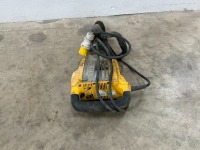 DEWALT 110v DEMOLITION HAMMER - 4