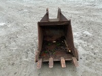 APPROX. 3ft TOOTHED DIGGING BUCKET TO SUIT 12-13 TON MACHINE - 2