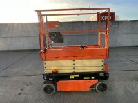 OSHKOSH JLG 1932R BATTERY OPERATED SCISSOR LIFT - 2