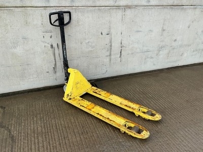 TOYOTA 2300KGS PALLET TRUCK