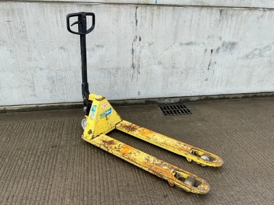 TOYOTA 2300KGS PALLET TRUCK