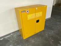 APPROX. 1120mm x 460mm x 1095mm METAL STORAGE CABINET - 2