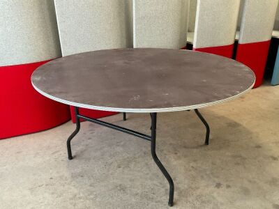 APPROX. 5FT ROUND WOODEN BANQUETING TABLE