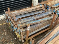 METAL STILLAGE TO INC. APPROX. 55No. 4ft TRANSOMES