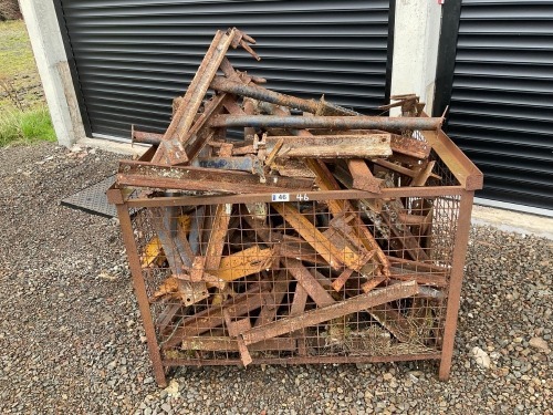 METAL STILLAGE TO INC. APPROX. 50No. ASSORTED 2 & 3 BOARD BRACKETS