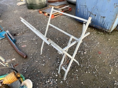 GALVANISED METAL SHEEP TURNING FRAME