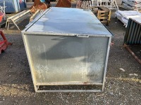 APPROX 7ft x 3.6ft SHEEP FEEDER - 4