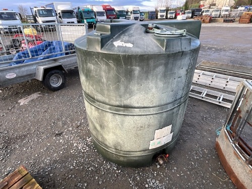 APPROX. 1100lt PLASTIC OIL TANK