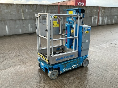 GENIE GR-15 BATTERY OPERATED SELF PROPELLED PERSONNEL LIFT